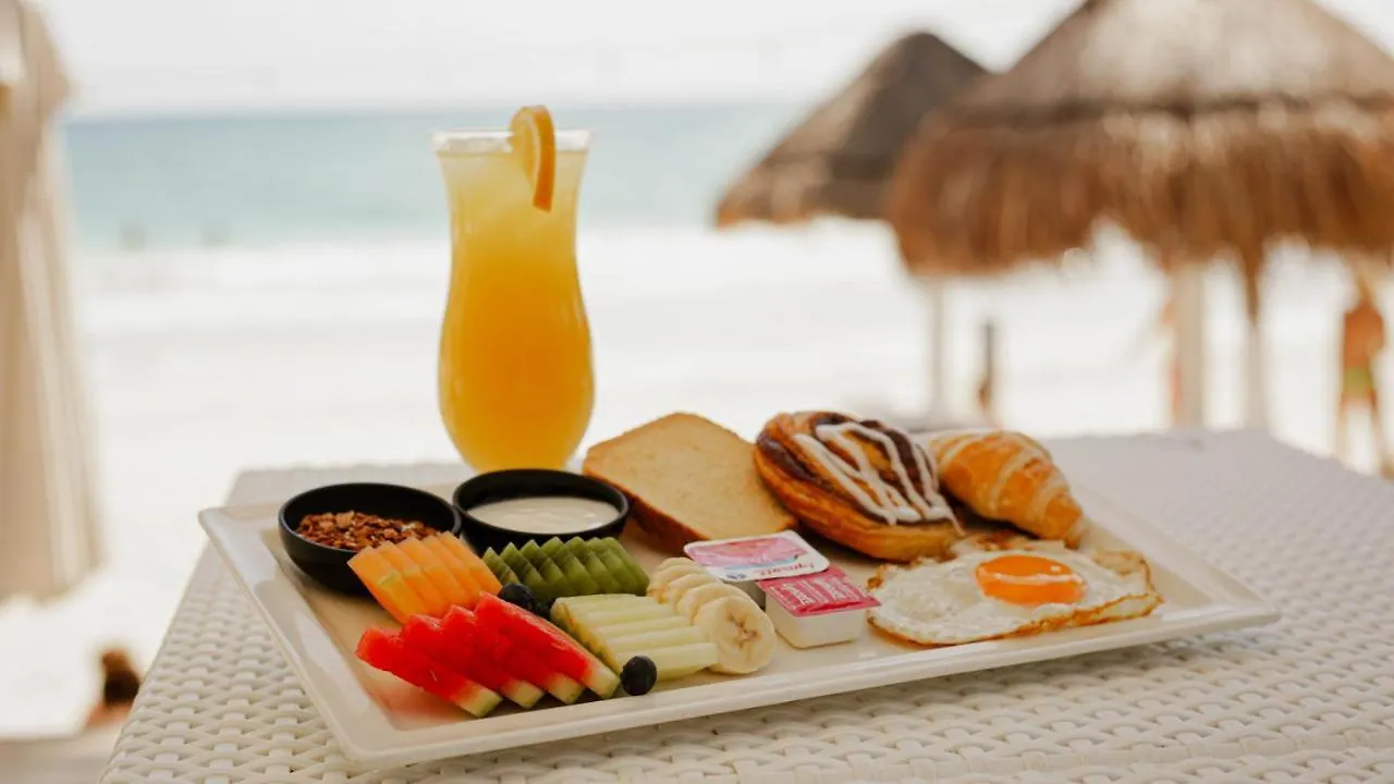 Villa Las Estrellas Tulum - Located At The Party Zone 4*,  المكسيك